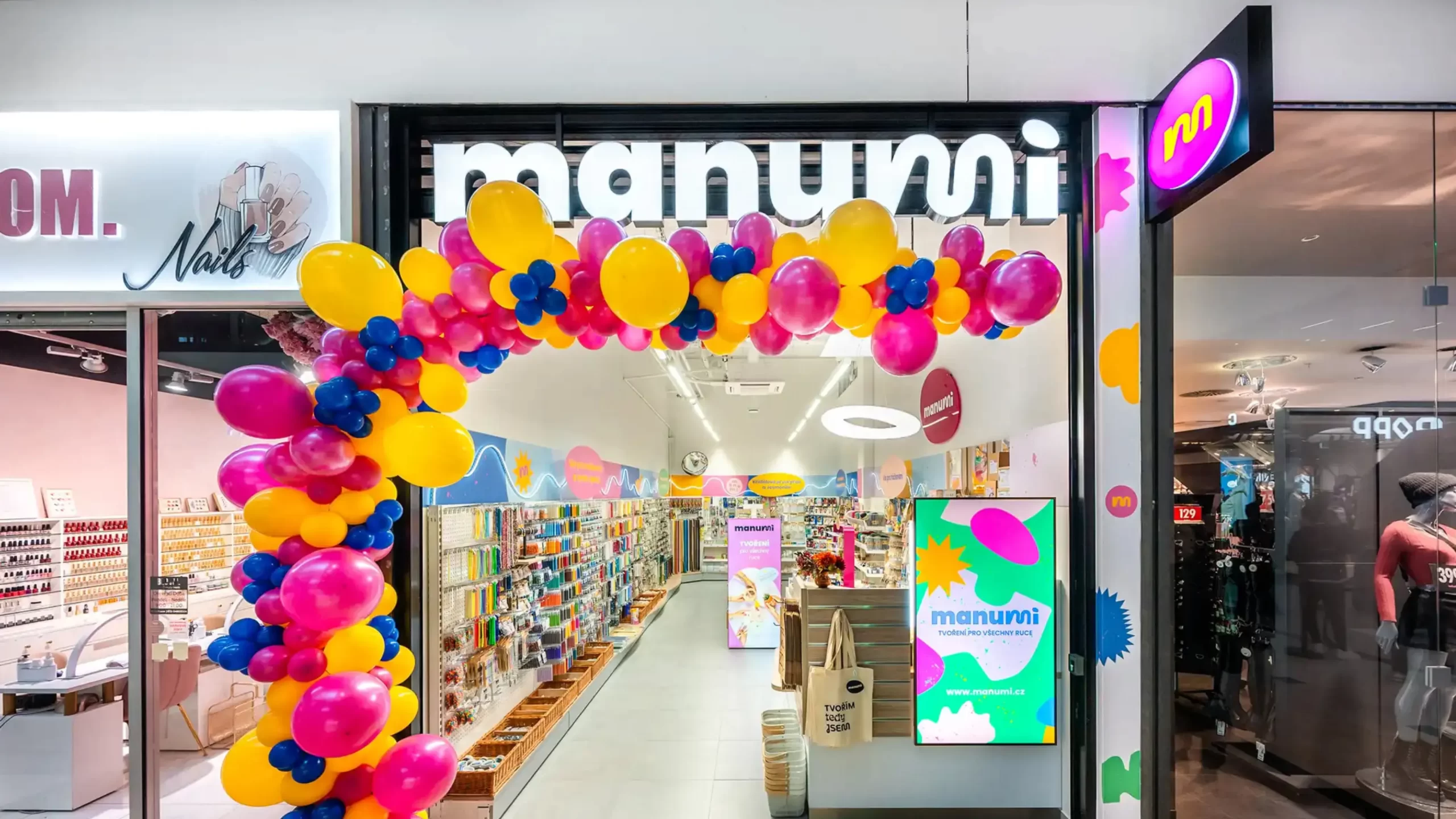 heels-make-deals-manumi-identity-2