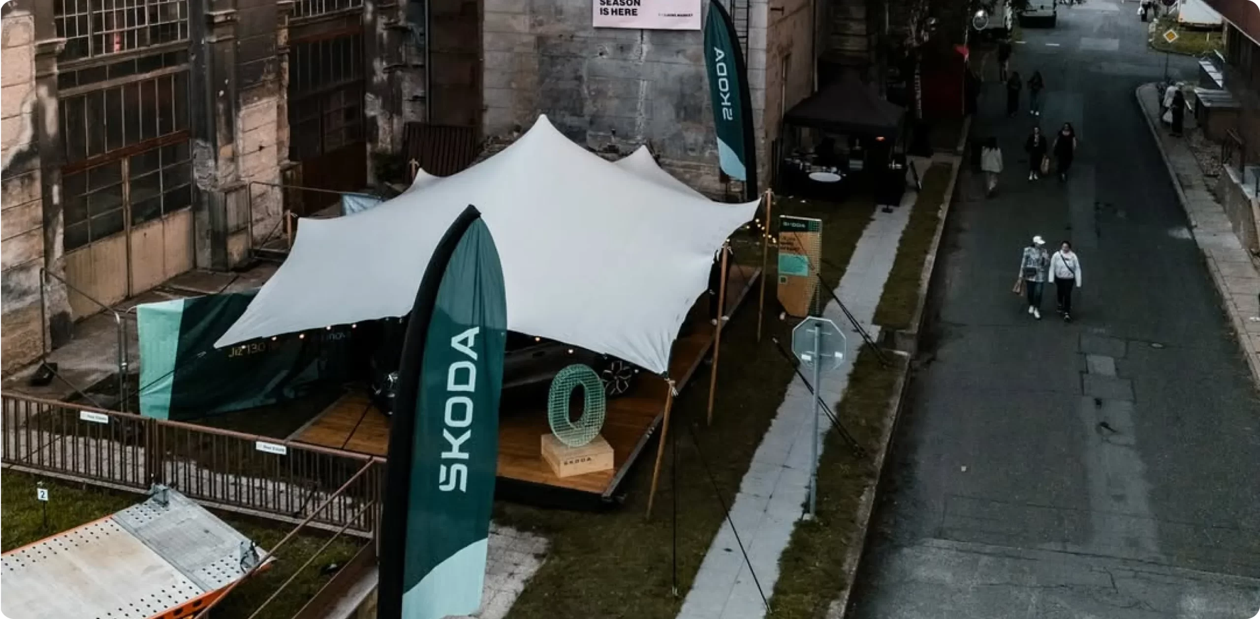 heels-make-deals-skoda-lavrs-market-activation-7